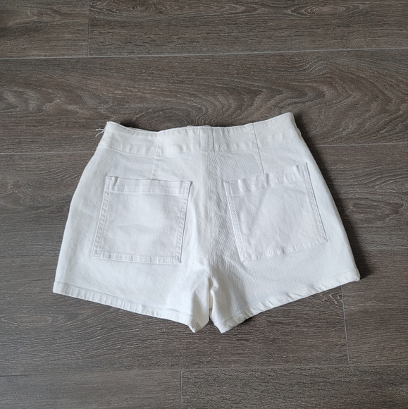 The GAP High Waisted White Denim Shorts - Size 28 - Picture 3 of 3